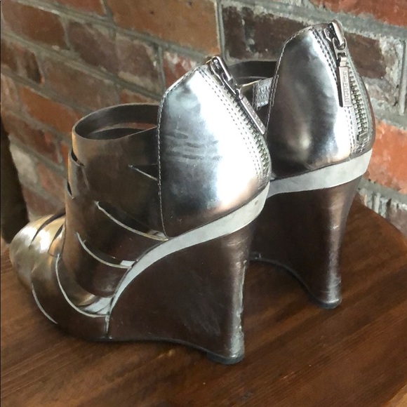 Shoes - Picture 2 of 3